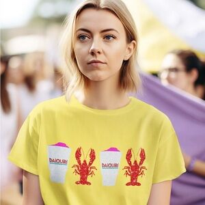 Sipping’ & Suckin’ t-Shirt for Crawfish Season Size Large (with Faux Glitter)